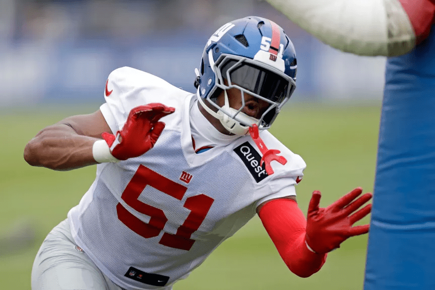Giants LB Abdul Carter has had a disappointing rookie season, with only 1.5 sacks on the season so far and 2 benchings due to tardiness at meetings.