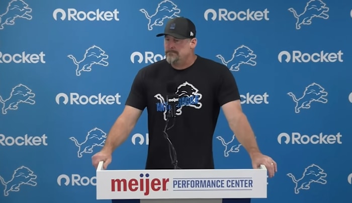 Dan Campbell prepares Detroit Lions for Matthew Stafford’s eye manipulation, Rams’ offensive shift