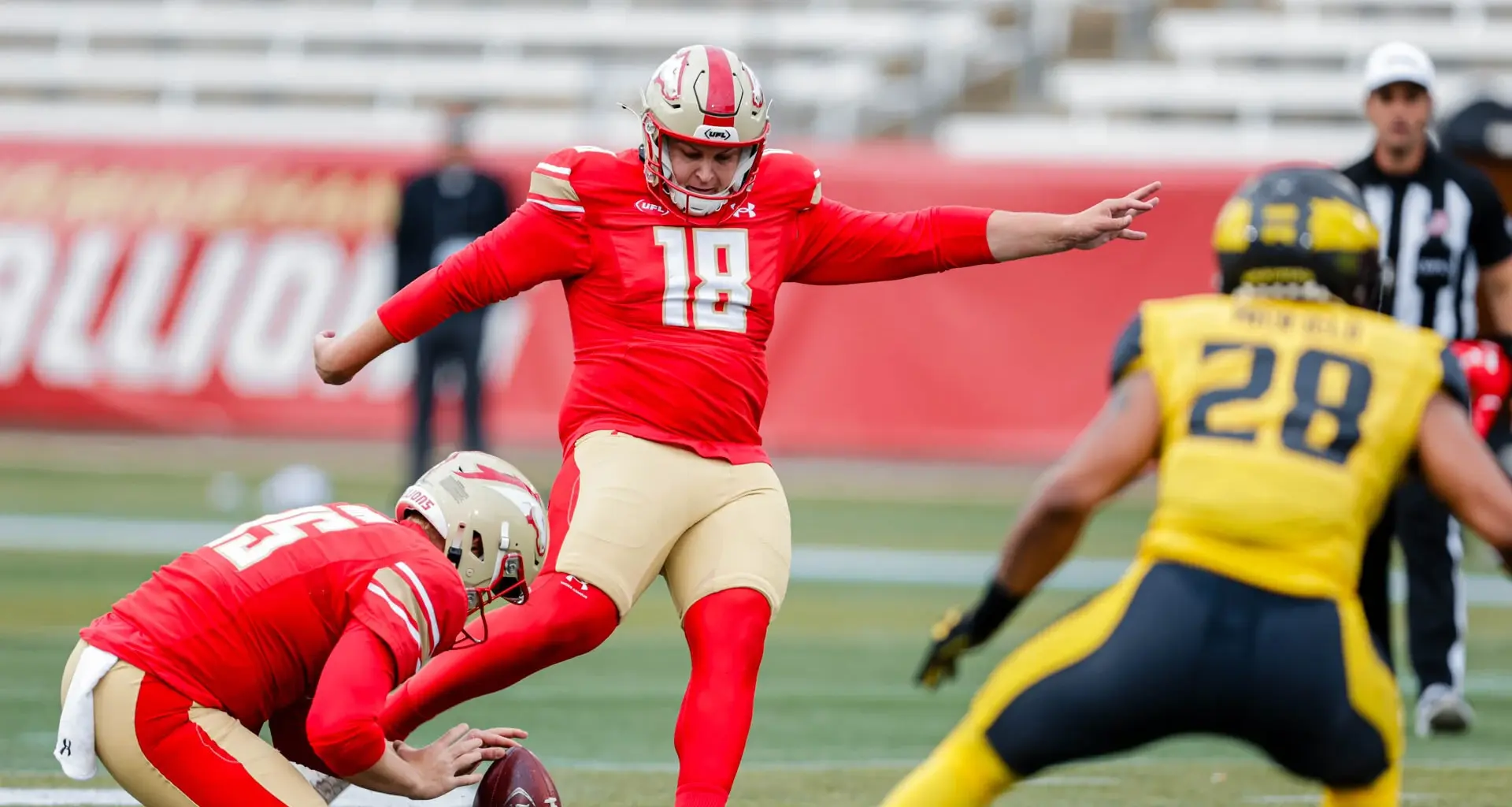 Harrison Mevis kicking a field goal for the Birmingham Stallions.