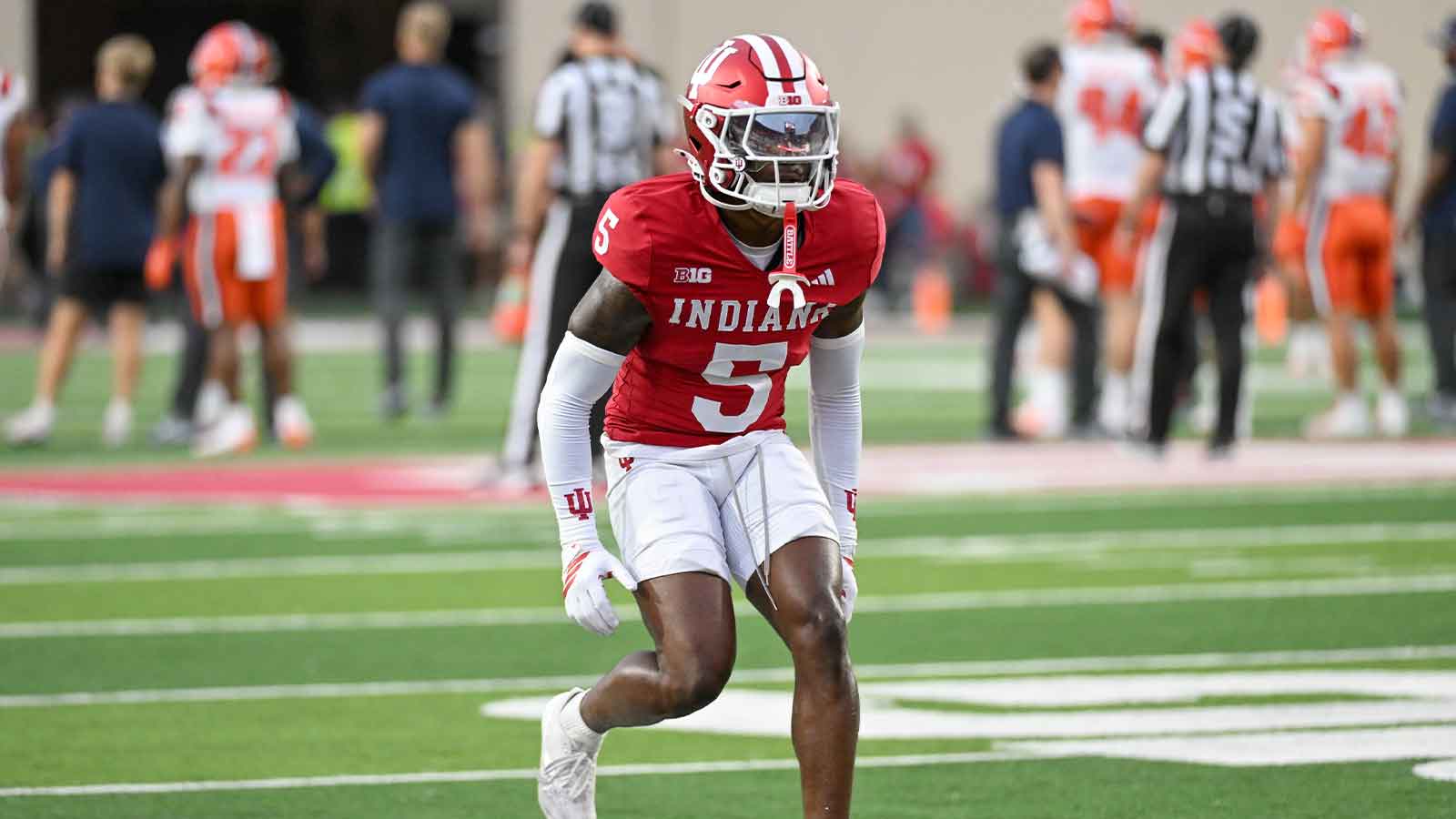 Indiana Hoosiers defensive back D'Angelo Ponds (5) warms up prior to the game against the Illinois Fighting Illini at Memorial Stadium.