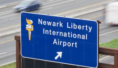 Vikings finally fly into N.J. for Giants game after plane problem forced return