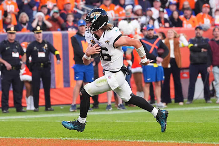 Trevor Lawrence's 4 TDs propel Jaguars past Broncos 34-20, ending Denver's 11-game winning streak