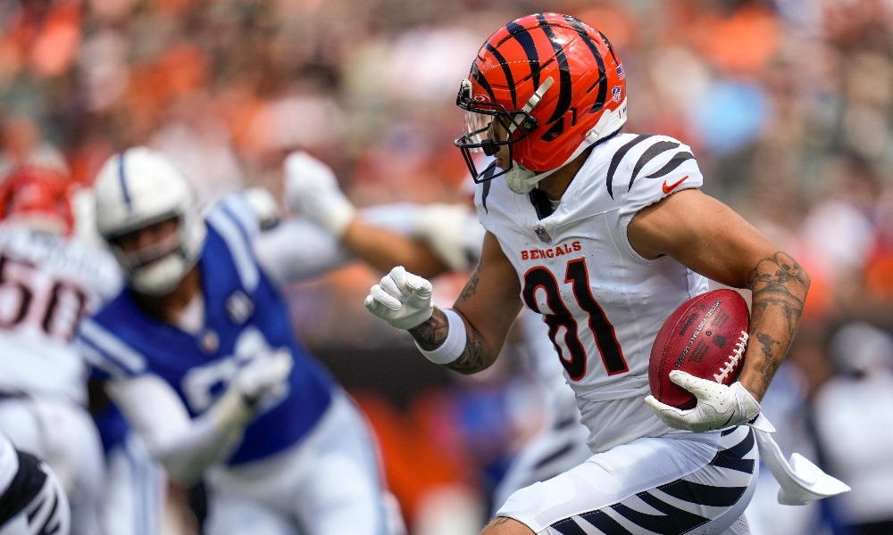 Cincinnati Bengals wide receiver Jermaine Burton catches a pass against the Indianapolis Colts