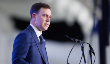 Kentucky sets up the block against Wofford's Chloe Smith in the first round of the NCAA Tournament