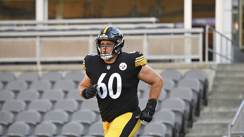Steelers Center J.C. Hassenauer