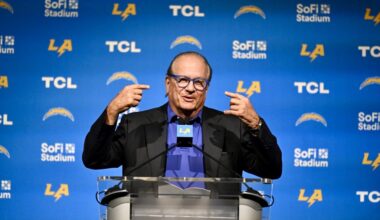 Chargers’ bosses have outshined Cowboys owner of late.