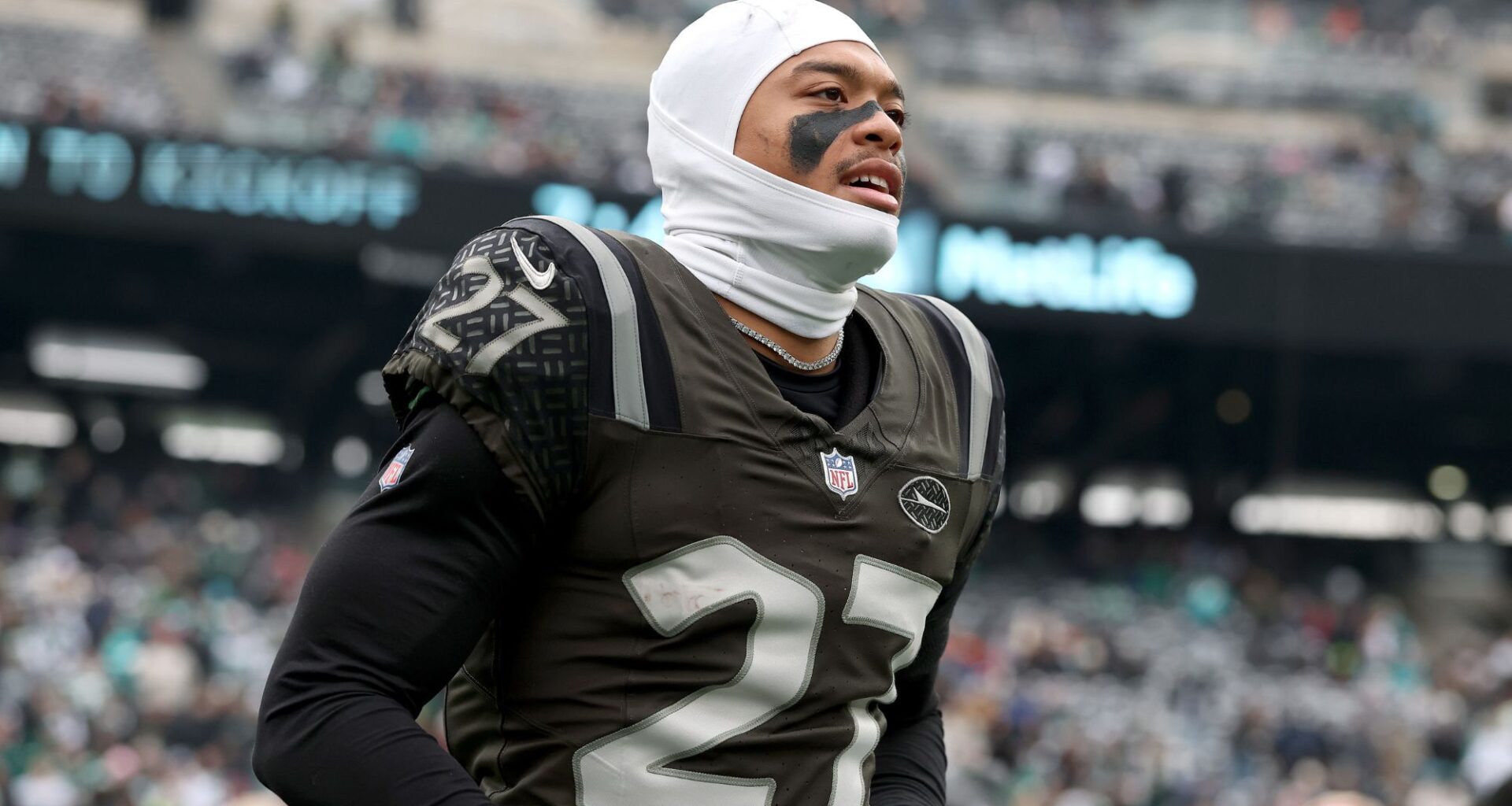 Jets HC Aaron Glenn impressed by rookie safety's professional approach