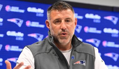 Mike Vrabel at a press conference
