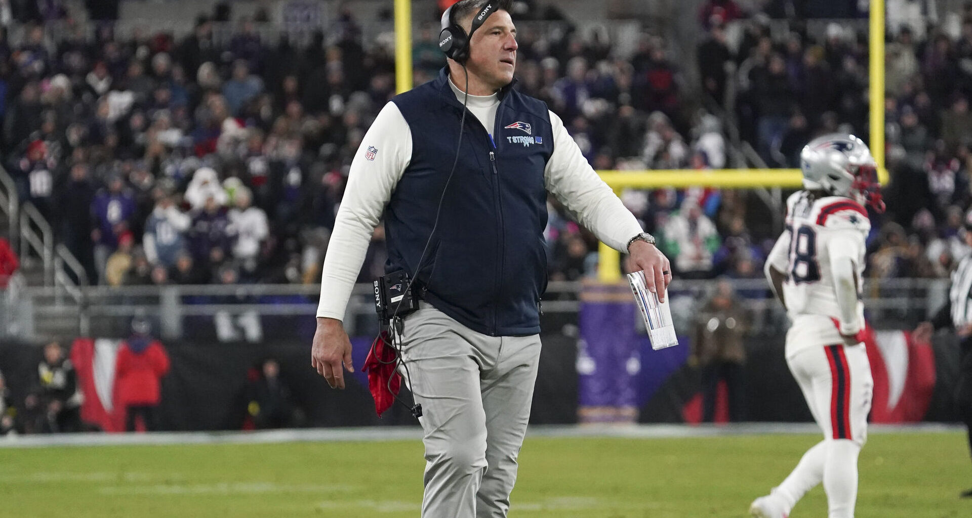 Patriots' HC Mike Vrabel Predicted To Win Major End-Of-Season Award