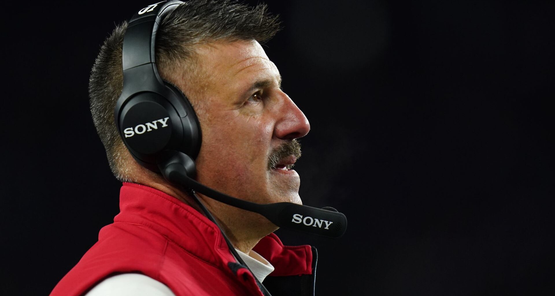 DeAndre Hopkins Praises Mike Vrabel, Patriots Ahead Of Big Matchup