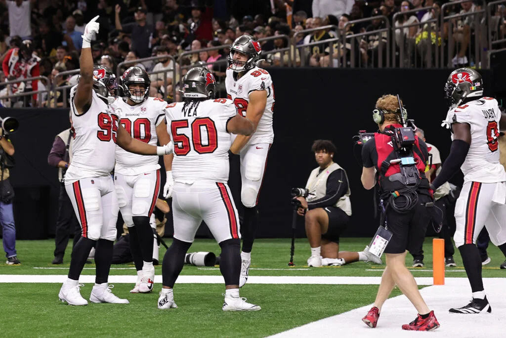 Bucs Vs. Saints: Pewter Preview And Predictions 3 Bucs Olb Anthony Nelson And Dts Vita Vea, Logan Hall And Elijah Roberts