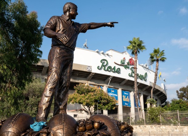 A bronze statue dedicated to Terry Donahue, the winningest coach in UCLA football and Pac-12 Conference history is unveiled in a ceremony at the Rose Bowl Stadium on Friday, October 27, 2023. (Photo by David Crane, Los Angeles Daily News/SCNG)