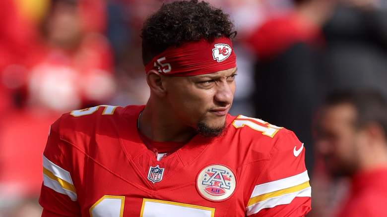 Chiefs QB Patrick Mahomes sends message to teammates after Week 12 win over Colts.