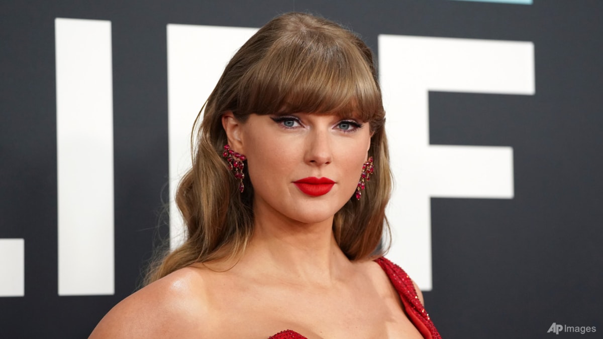 Taylor Swift gifts money to Kansas City Chiefs employees