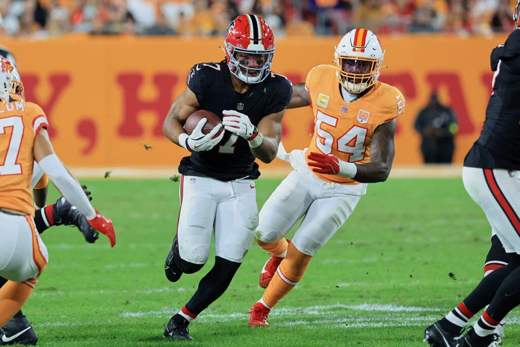 Falcons Rb Bijan Robinson And Bucs Ilb Lavonte David