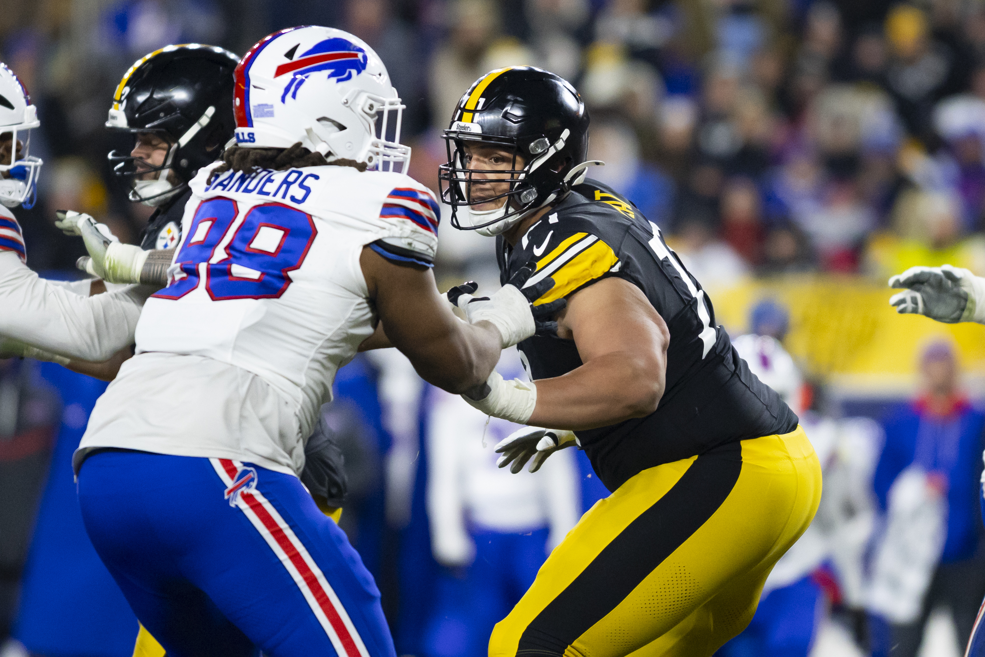 Pittsburgh Steelers guard Andrus Peat (71) & Buffalo Bills defensive tackle T.J. Sanders (98) in-game. Pittsburgh Steelers vs. Buffalo BillsKylee Surike | Special to PennLive