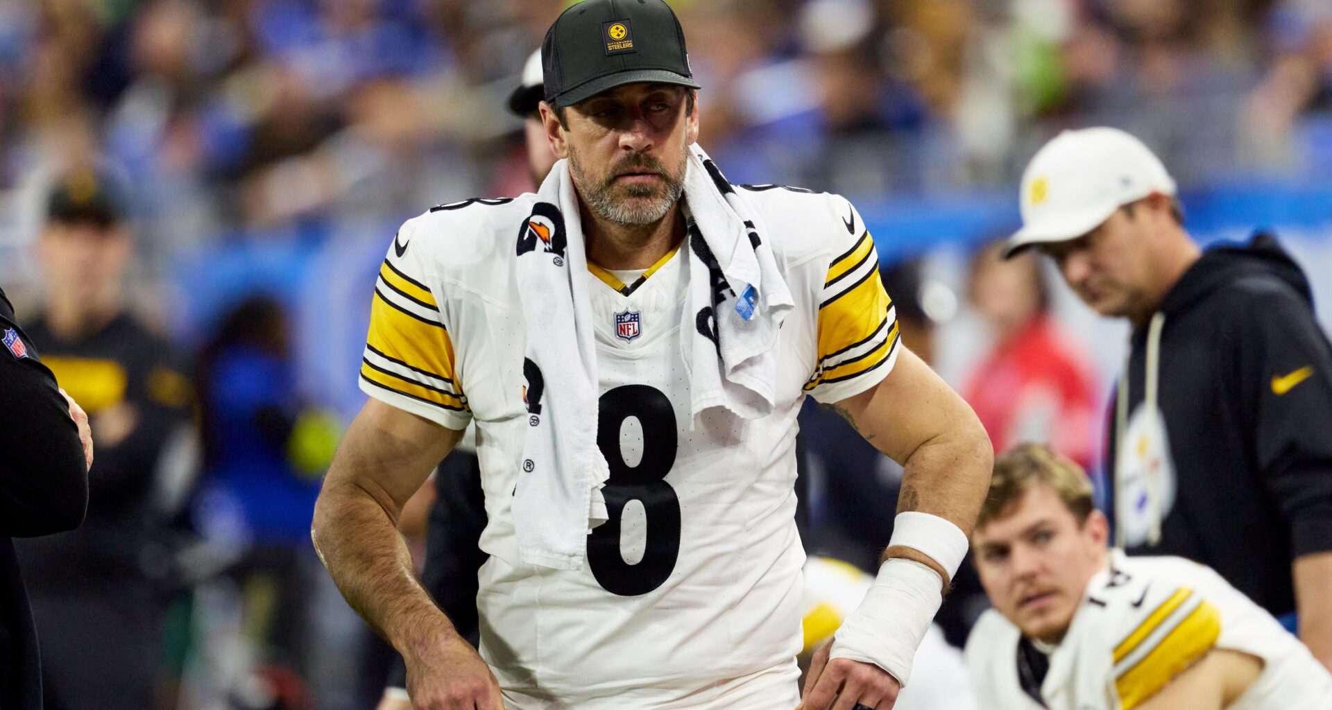 Aaron Rodgers' Holiday Gifts to Steelers' Offensive Linemen Revealed