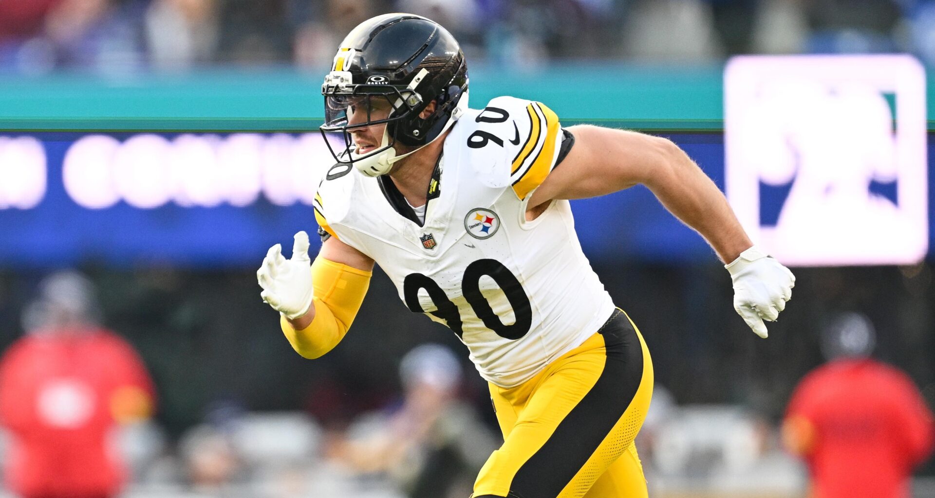 T.J. Watt Hospitalized for Lung Evaluation, Status for Steelers vs. Dolphins TBD