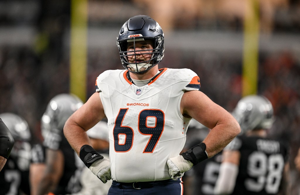 Broncos RT Mike McGlinchey (shoulder) questionable vs. Packers