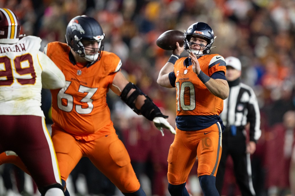 Bo Nix authors his play of the year with TD throw