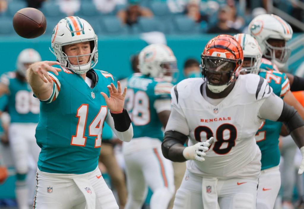 Quinn Ewers makes first start in Dolphins' 45-21 loss to Bengals