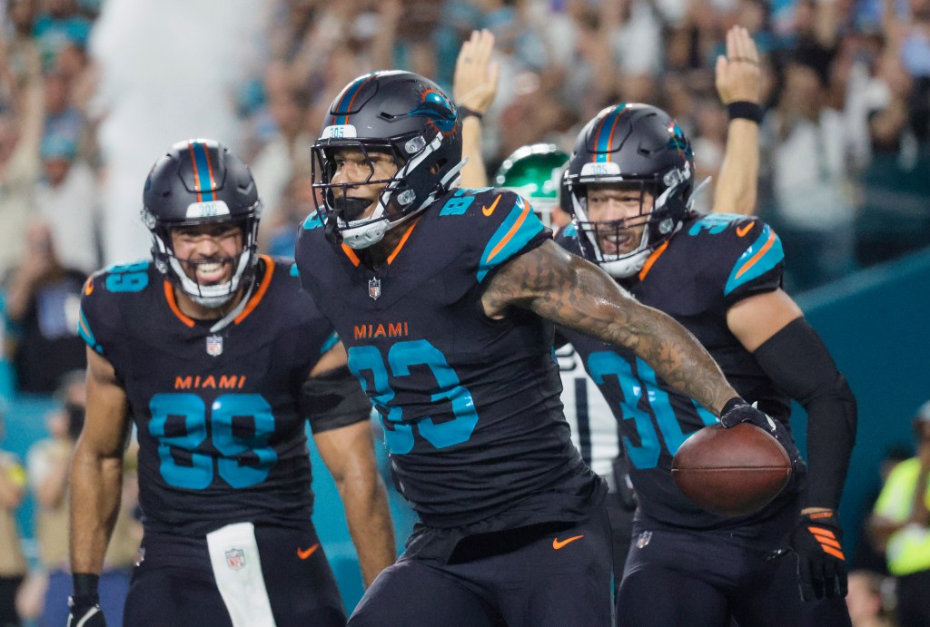 Dolphins' Darren Waller gets Jets rematch after 2-TD game
