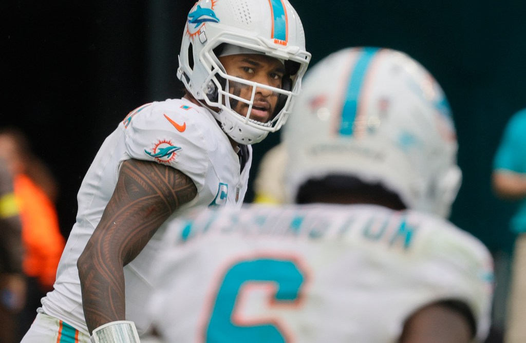 Dolphins win, but what's wrong with Tua Tagovailoa?