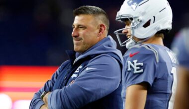 New England Patriots head coach Mike Vrabel and quarterback Drake Maye (10) talk during warmups. The New England Patriots played the New York Jets at Gillette Stadium on November 13, 2025.