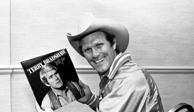 NFL Legend John Elway Blasts Steelers Great Terry Bradshaw: "Way Down On My List"  (Steelers News)