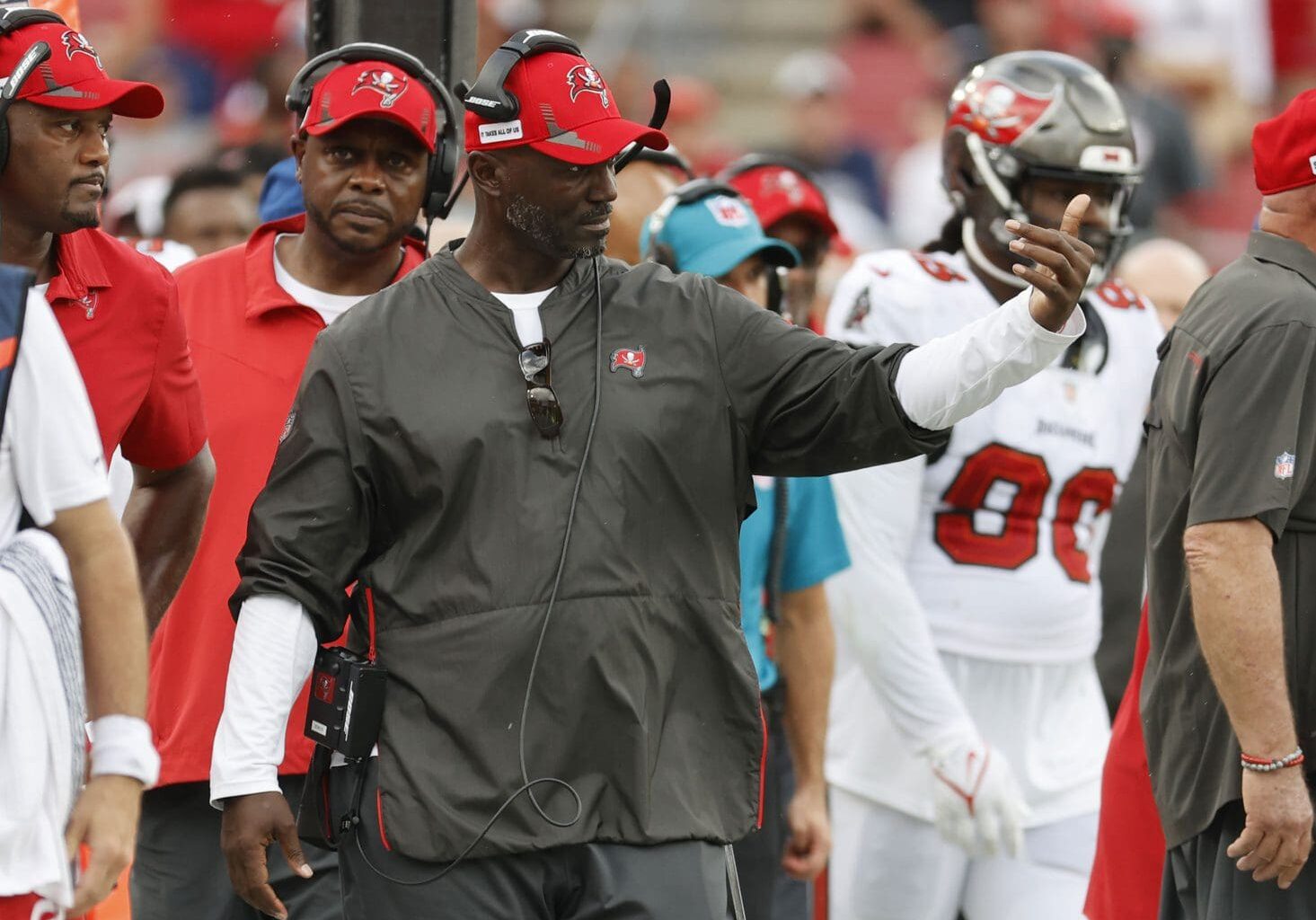 NFC Notes: Todd Bowles, Jerry Jones, Buccaneers, Cowboys, Giants