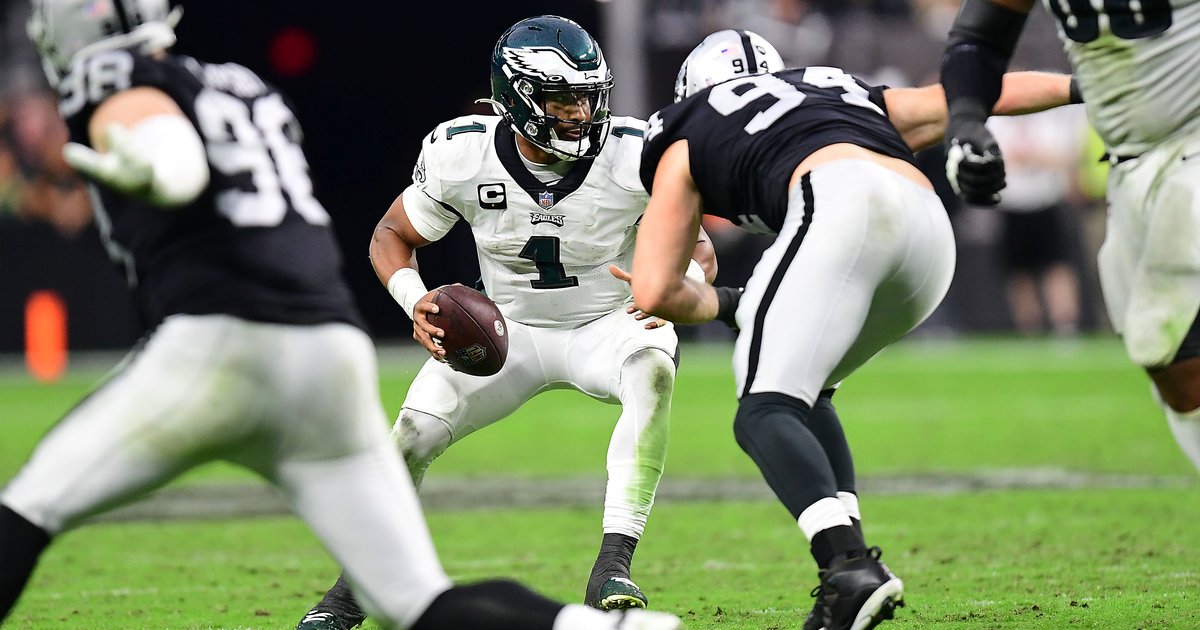 Eagles-Raiders Week 15 odds preview: Birds heavily favored, but will they stop their freefall?