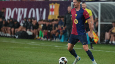 Aug 3, 2024; East Rutherford, NJ, USA; Barcelona forward Robert Lewandowski (9) in action during the first half against Real Madrid at MetLife Stadium.