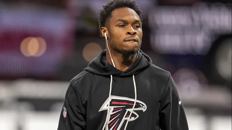 Is Darnell Mooney playing tonight? Why Falcons WR is off to quiet start in Week 15 image