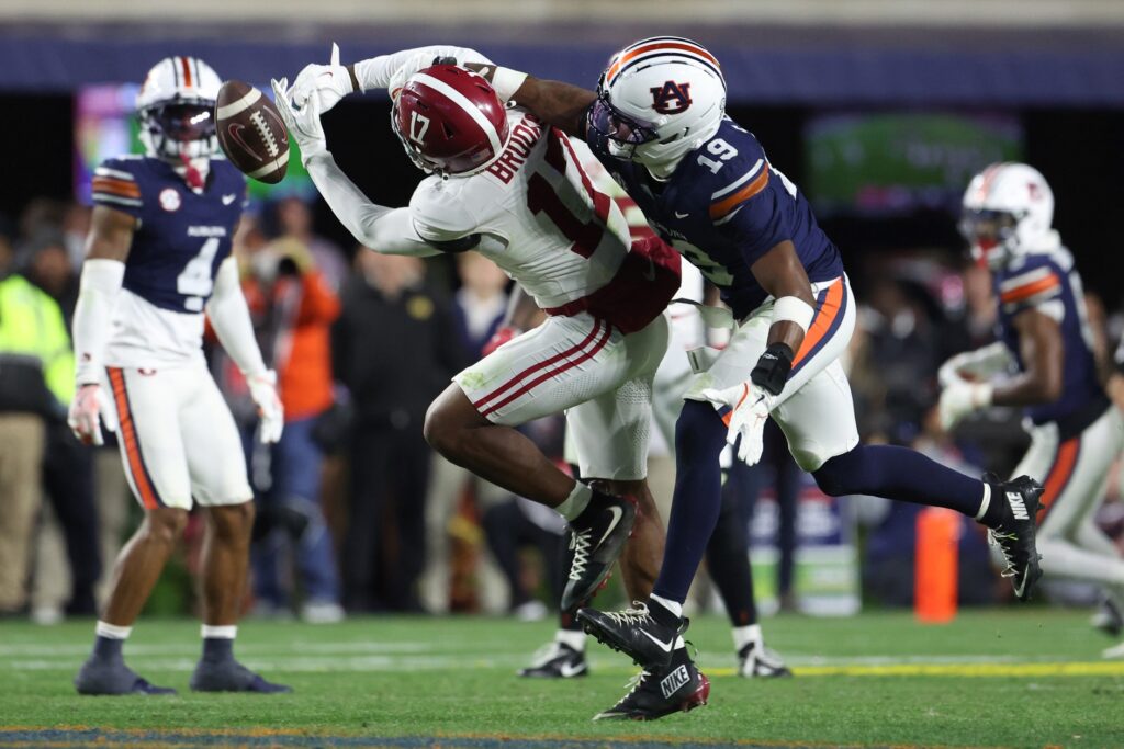 No. 10 Alabama 27 vs. Auburn 20