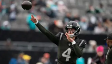 Brady Cook throws first TD pass in his first NFL start image