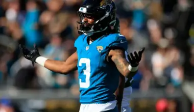 Jaguars' Jakobi Meyers gets good news on contract extension after Raiders trade image