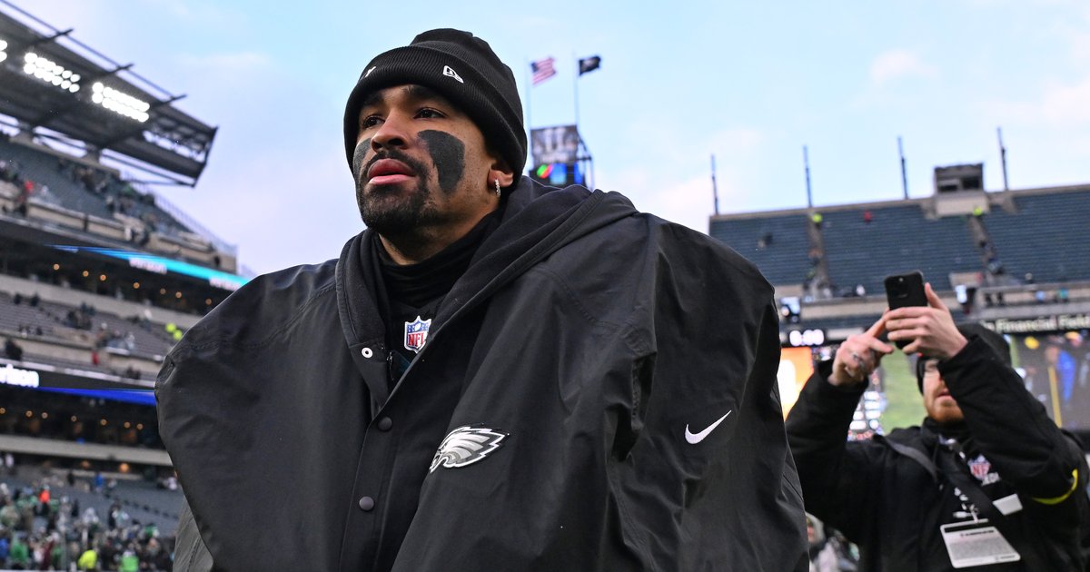 'Heavy is the crown' for Jalen Hurts, who responded big time in Eagles' shutout of Raiders