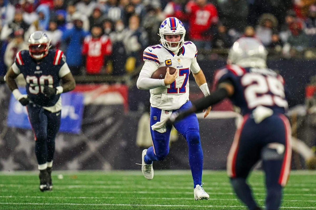 What’s wrong with the Patriots’ defense as the playoffs approach?