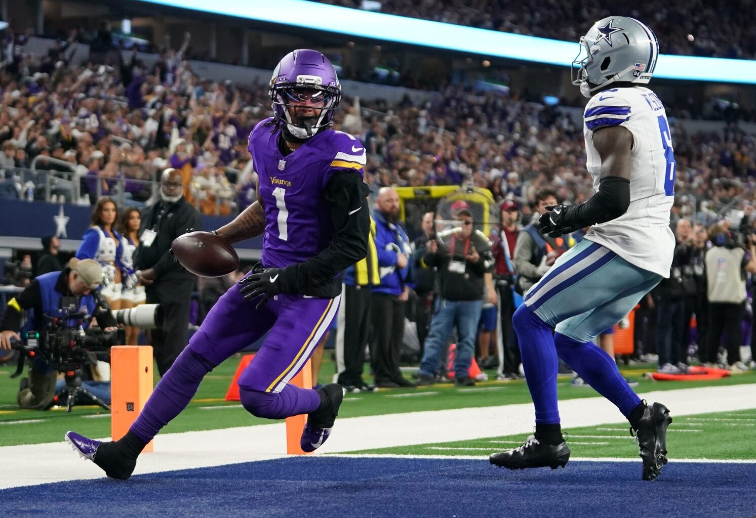 Is Everyone Concerned About the Wrong Vikings Receiver Going Into 2026?