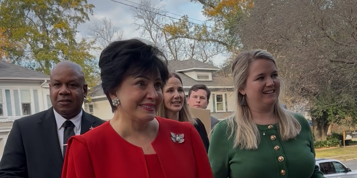 New Orleans Saints and Pelicans owner Gayle Benson visits Shreveport veterans