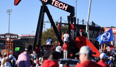 BYU, Texas Tech fans rally to support Utah newlyweds after deadly crash
