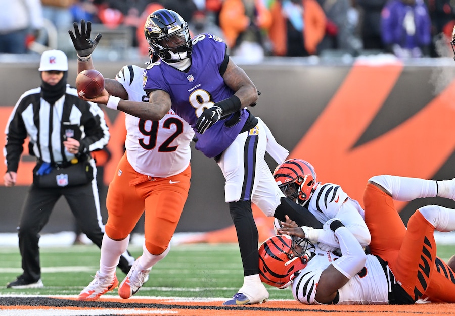 Ravens' Lamar Jackson among several starters missing at practice