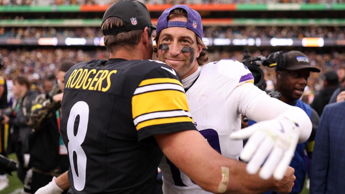 Why Aaron Rodgers believes new Steelers WR Adam Thielen has 'a lot left in the tank'