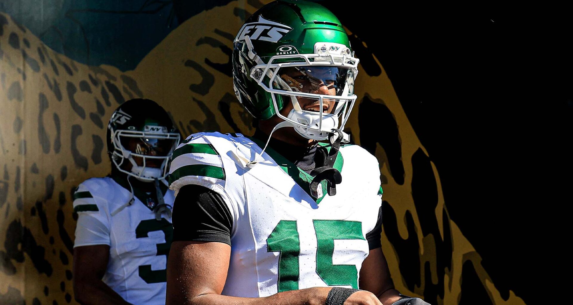 Tanner Engstrand can't contain excitement for Jets' AD Mitchell