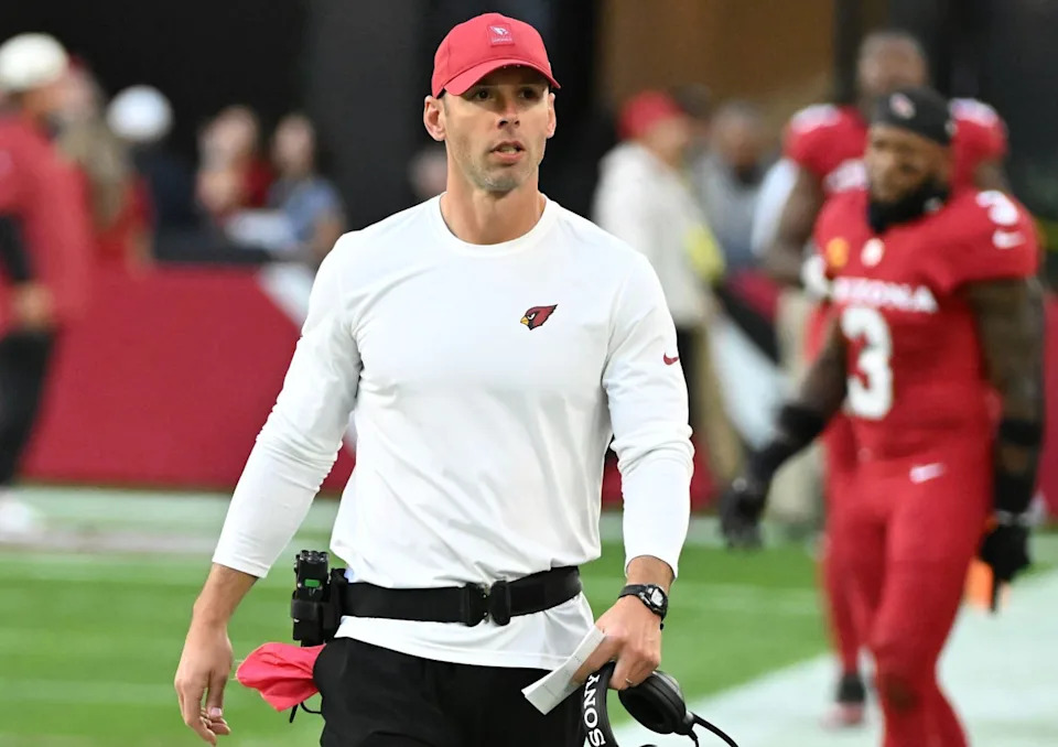 GLENDALE, ARIZONA - DECEMBER 07: Head coach Jonathan Gannon of the Arizona Cardinals walks onto the field against the Los Angeles Rams during the NFL 2025 game at State Farm Stadium on December 07, 2025 in Glendale, Arizona. (Photo by Norm Hall/Getty Images)