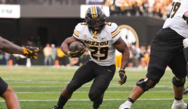 2025-26 college football bowl game odds, CFP picks, best bets, predictions from proven model