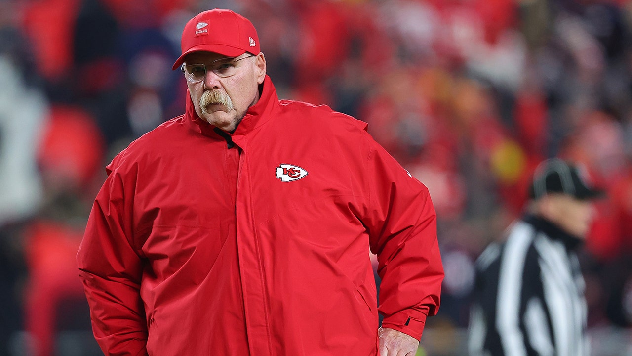 Andy Reid staying on as Chiefs coach despite injuries, roster questions: report