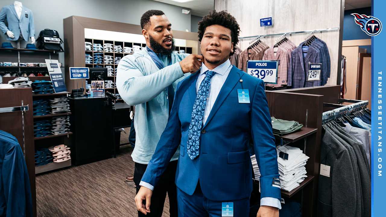 Titans DT Jeffery Simmons Named Week 17 NFLPA Community MVP