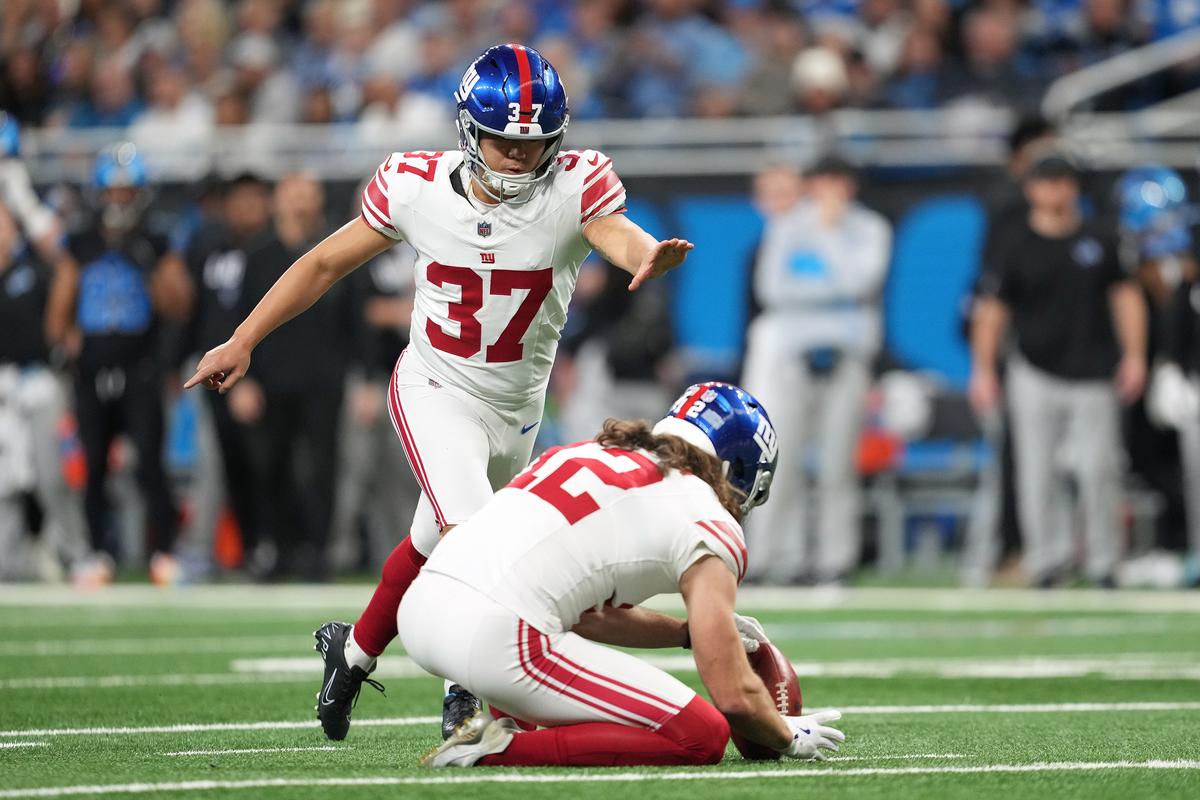 Giants Kicker Goes Viral for One of Worst Plays in NFL History