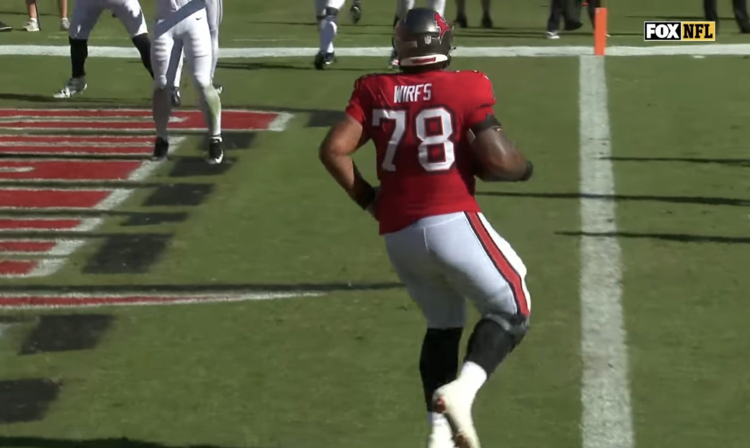 Buccaneers Grind Out 20-17 Win Over Cardinals in Week 13 Defensive Battle